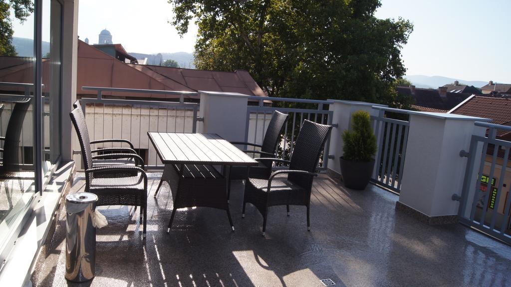 Apartman Panorama Štúrovo Exteriör bild